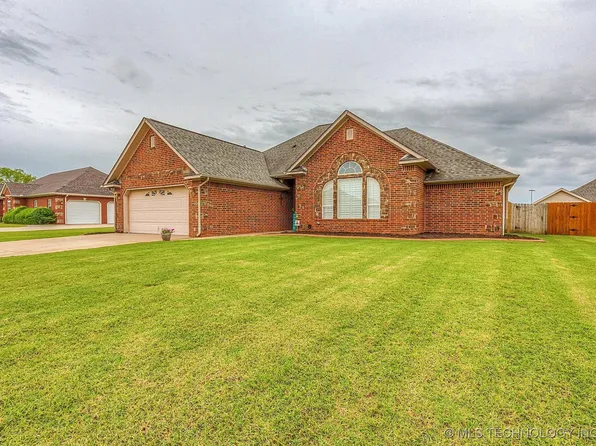 605 Cary Pl, Muskogee, OK 74403