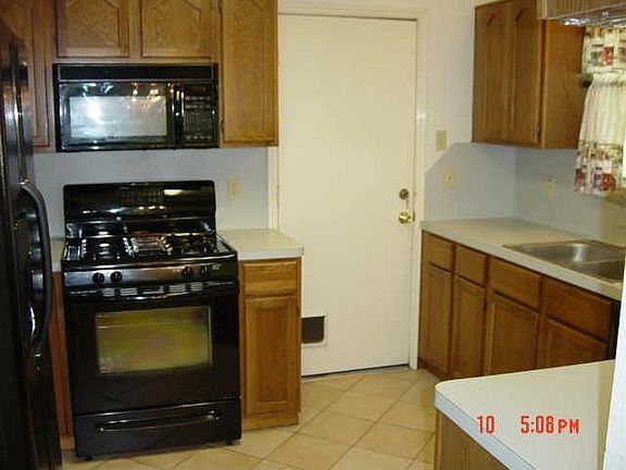 4th image of 1007 Canterbury Dr