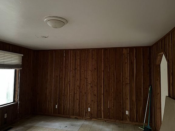 4th image of 176 Ewing Ln