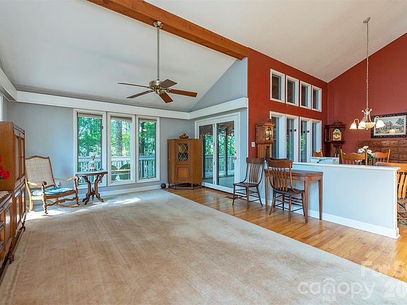 2nd image of 10 Chestnut Ridge Rd