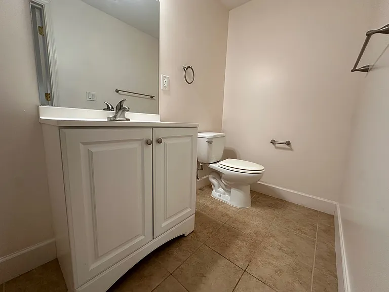 39 Village Cir #10 — Photo 8