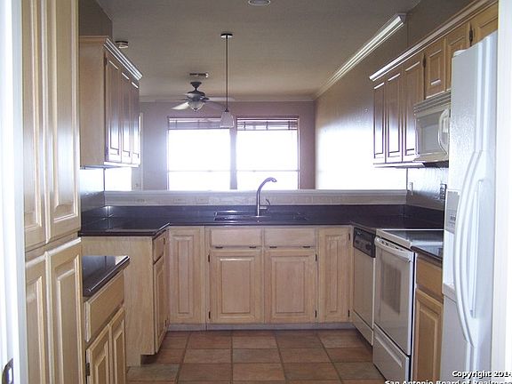 5th image of 1004 Edinburgh Dr N #1004