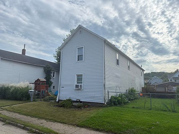2nd image of 2543 Washington St