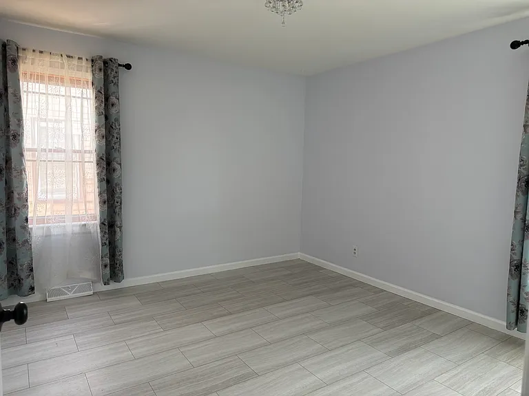 1011 Parkleigh Dr — Photo 11