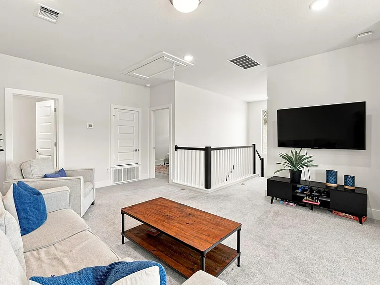 9608 Hamadryas Dr — Photo 23