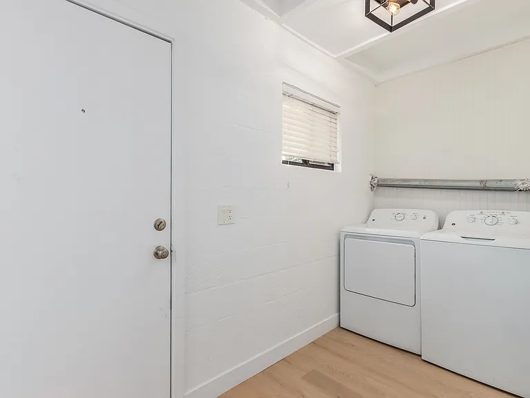 The Harlow Apartments — Photo 6
