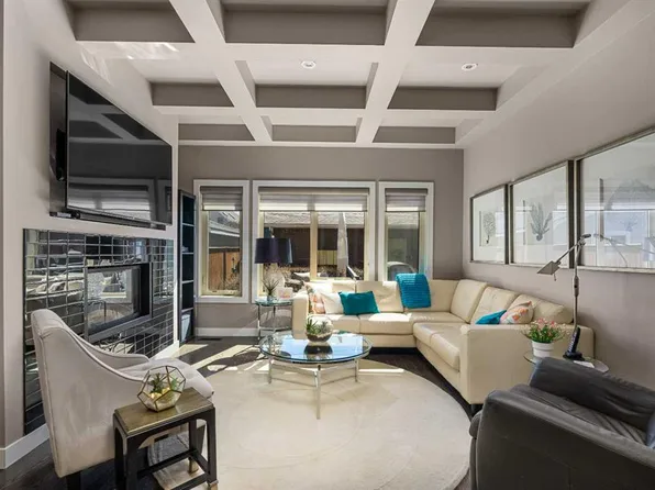 521 N 9th Ave NE, Calgary, AB T2E 0W2
