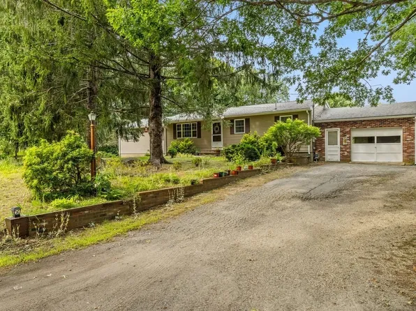 7 Crocker St, Middleboro, MA 02346
