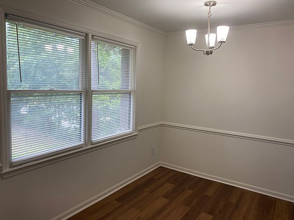 4th image of 215 Windsor Point Rd APT C