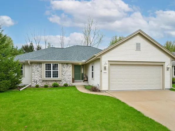 2935 Stillwater CIRCLE, Waukesha, WI 53189