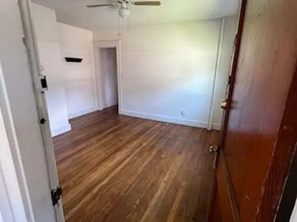 236 Union St APT 4, Millis, MA 02054