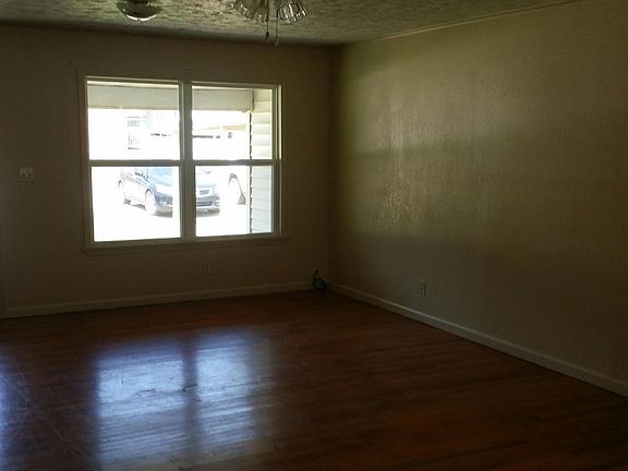 5th image of 208 N Moore Ave