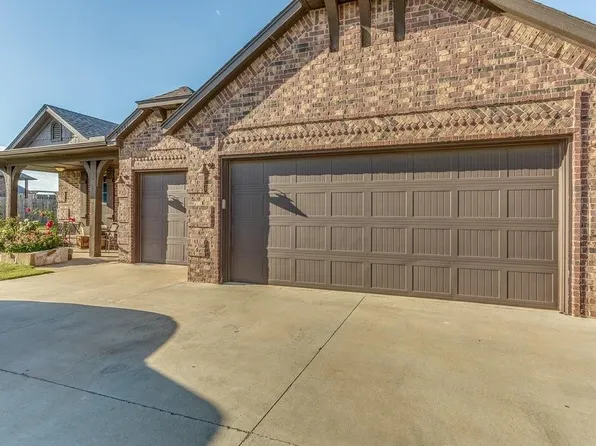 20941 Fall Creek Dr, Harrah, OK 73045