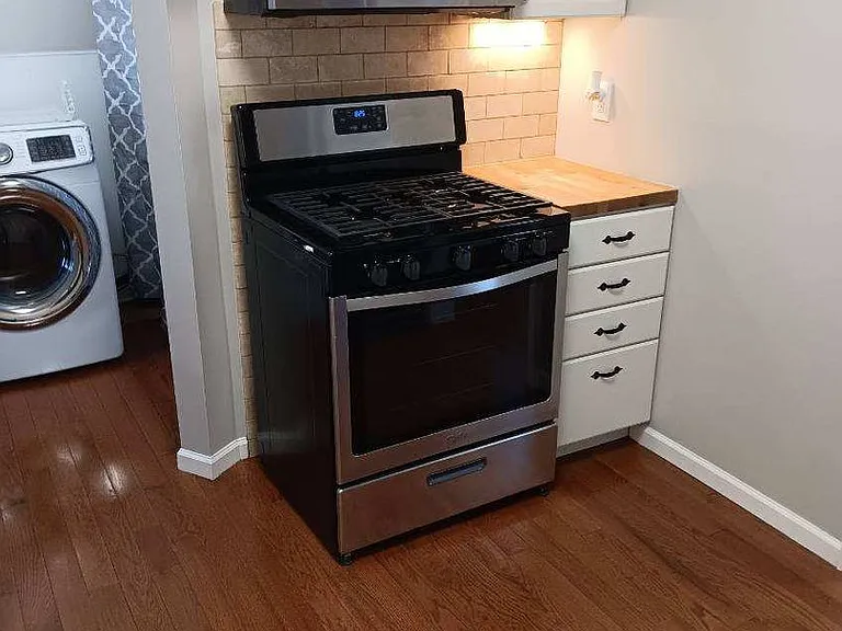 2425 SW 22nd St — Photo 9