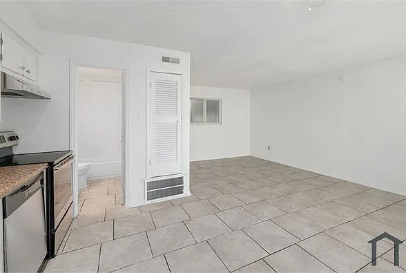 5210 Joe Sayers Ave #C — Photo 9