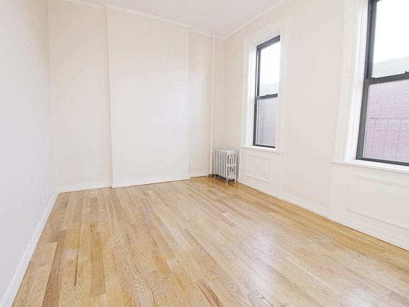3rd image of 2390 29th St APT 6