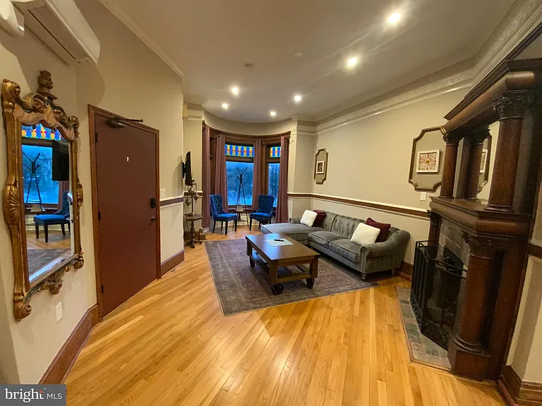 1837 16th St NW #1 — Photo 7