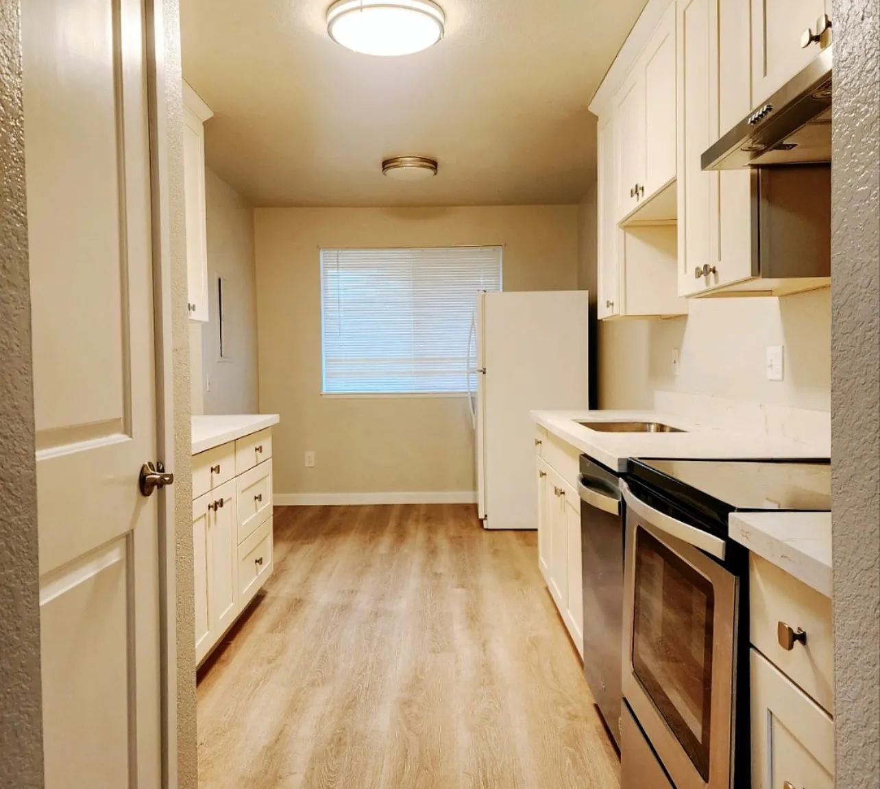 Meadowdale Park Townhomes — Photo 3