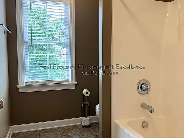 616 Lake Artesia Ln — Photo 51