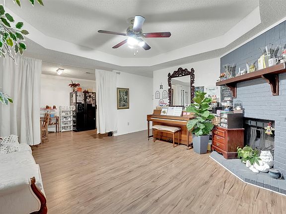 3rd image of 5916 Tinsley Dr