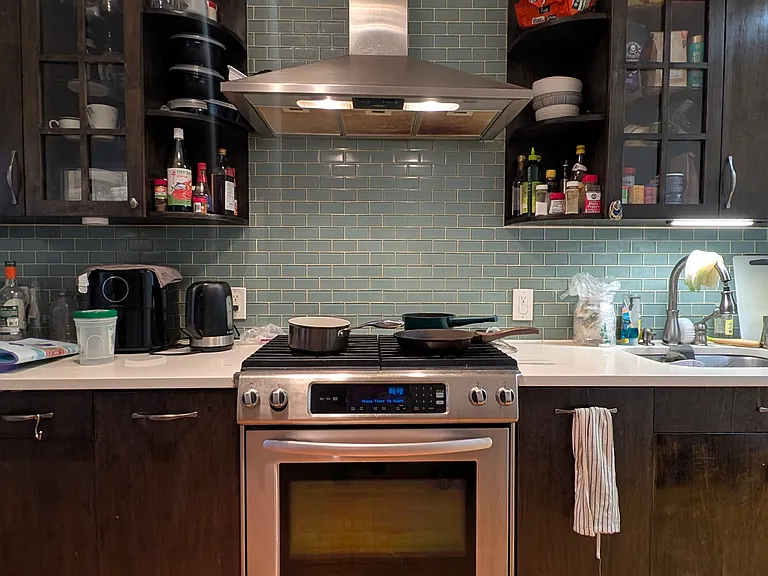 764 Hart St #2R — Photo 2