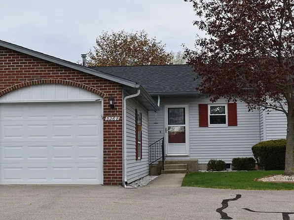 3268 Cambridge St SE, Kentwood, MI 49512