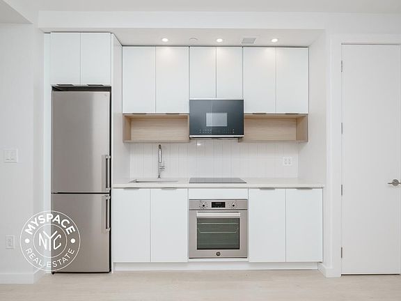 4th image of 280 Meeker Ave #211