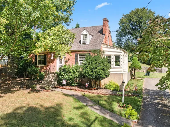 2902 Dellwood Cir, Lynchburg, VA 24503