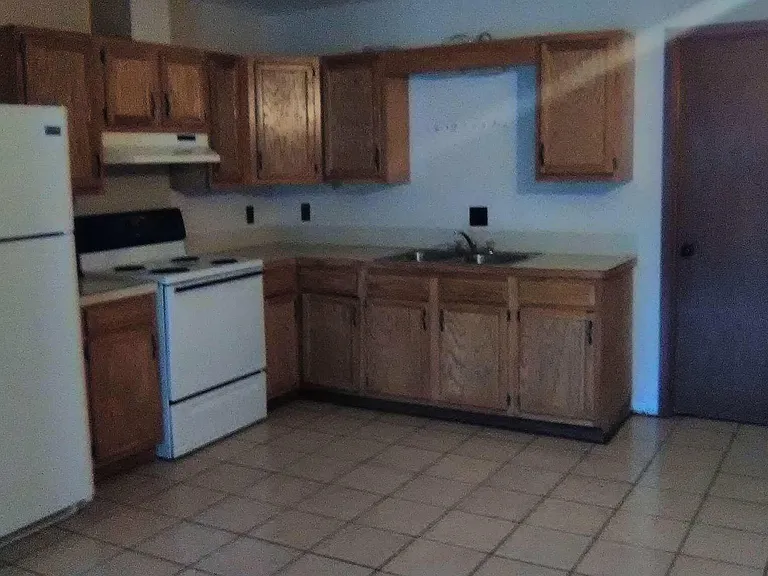 901 Hampton Ln #C — Photo 9