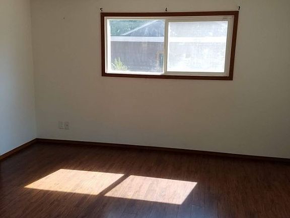 4th image of 8409 Leona Way SW