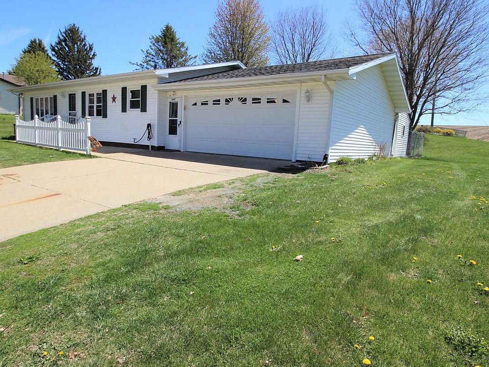 1807 Swagosa Dr, Maquoketa, IA 52060 | Zillow