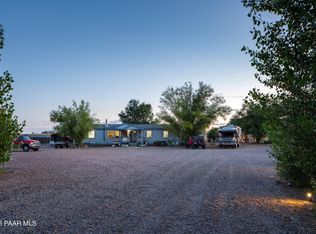 1250 W Kings Ct, Paulden, AZ 86334