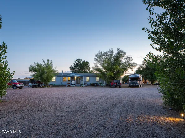 1250 W Kings Ct, Paulden, AZ 86334