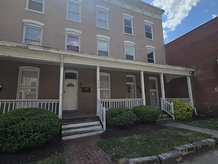 505 W Grace St #A — Photo 2