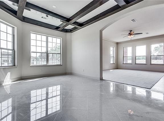 4th image of 636 Waterchase Dr