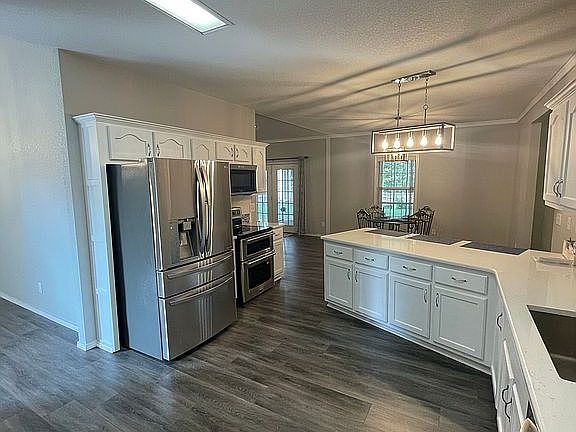 4th image of 303 Forest Meadow Dr