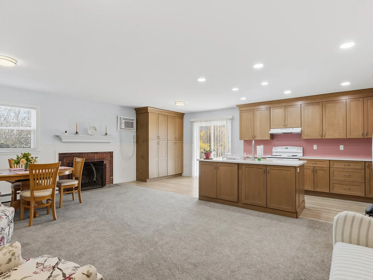 3 bed, 1970 sqft, $3,650 — Photo 3