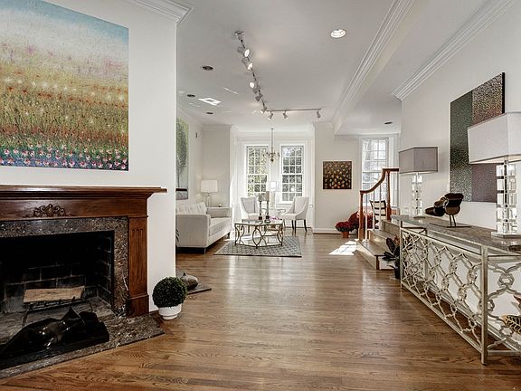 DUPLEX DINING/LIVING ROOM