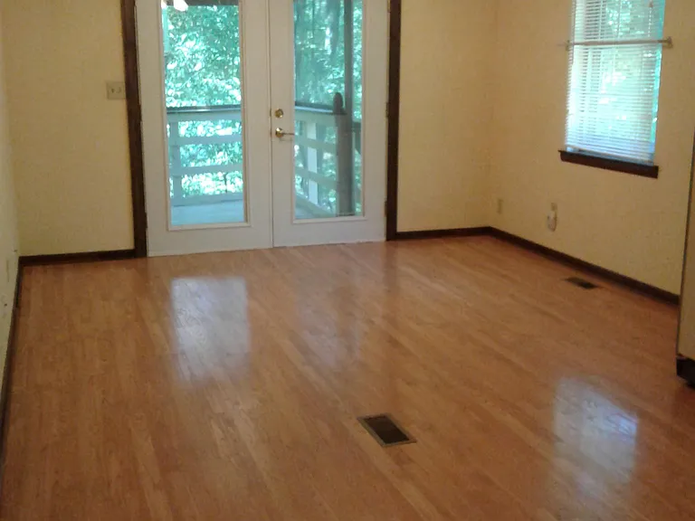 1619 Wendy Cir — Photo 3