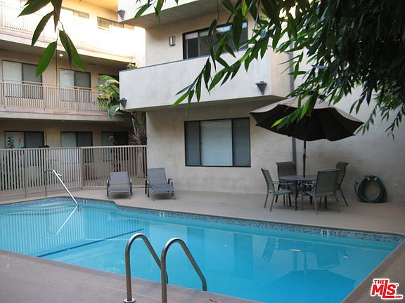 3rd image of 931 N Alfred St APT 202