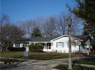 611 Pebblebrook Ln, East Lansing, MI 48823