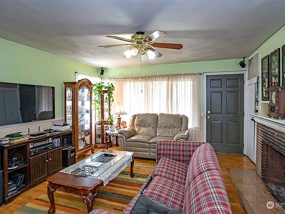 5th image of 3611 S Ainsworth Avenue