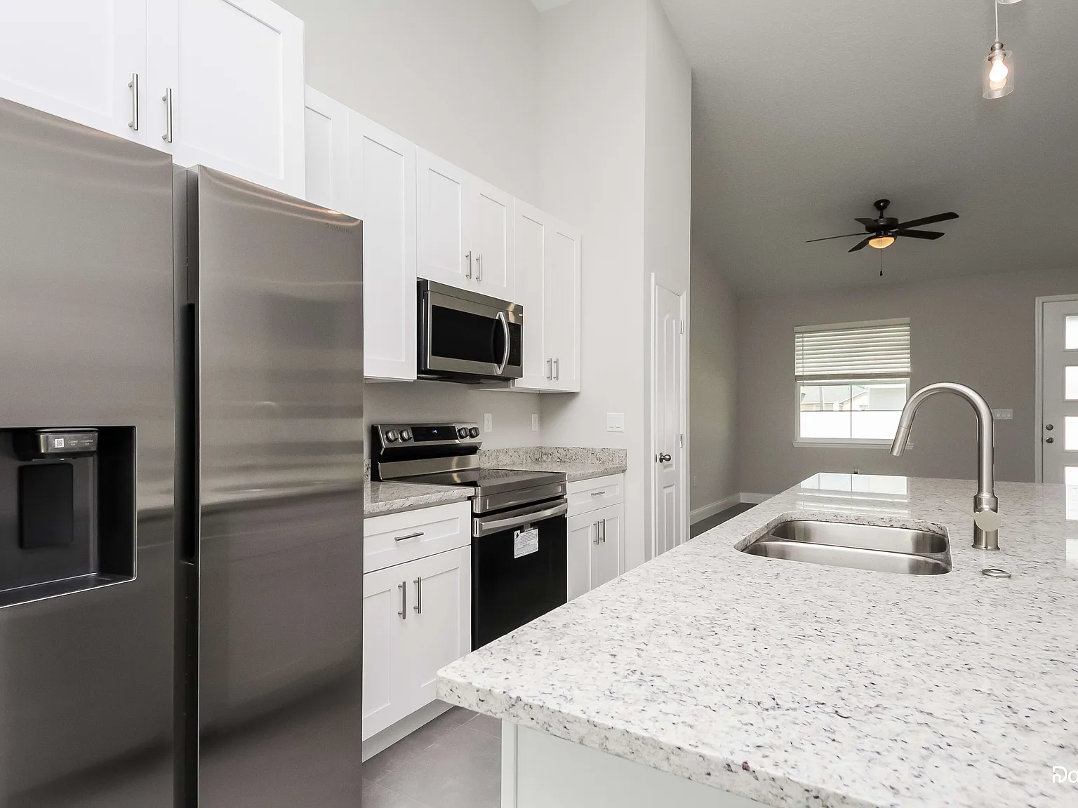 4 bed, 2.5 bath, 1826 sqft, $2,005 — Photo 4