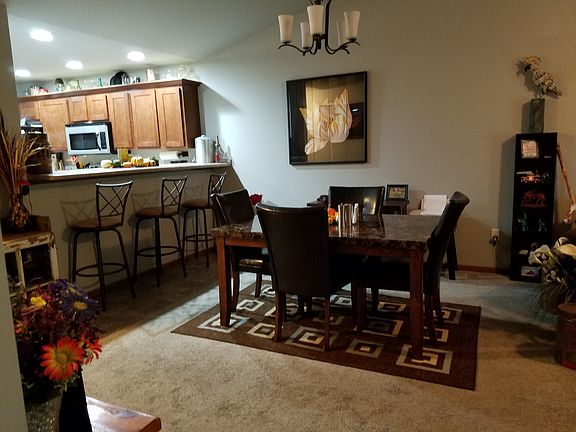 5th image of 250 Woodfield Dr