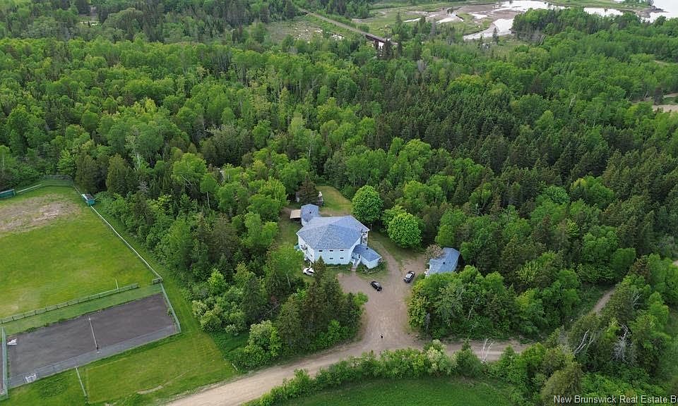 1st image of 15 Benjamin Portage Rd N