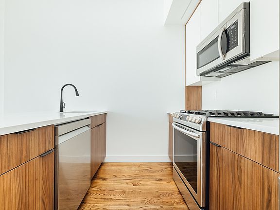4th image of 901 Herkimer St #2D