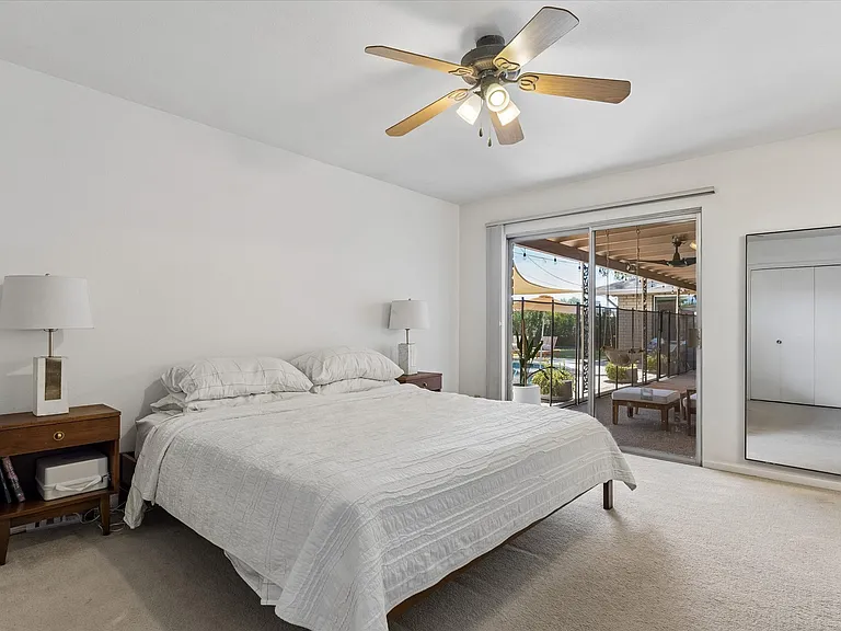 719 E Erie Dr — Photo 16