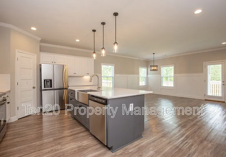 9827 Yellow Pine Rd — Photo 23