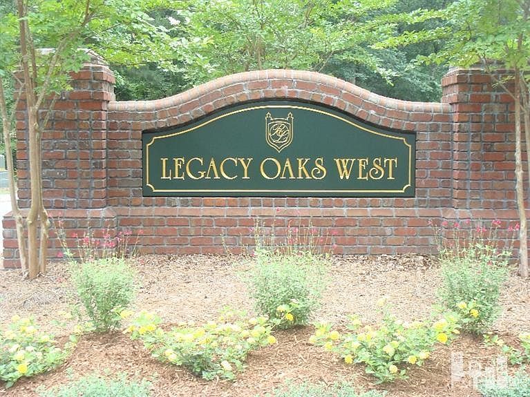 1st image of 110 Willow Oaks Dr