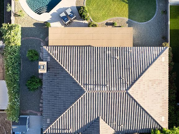 3rd image of 5231 E HELENA Drive